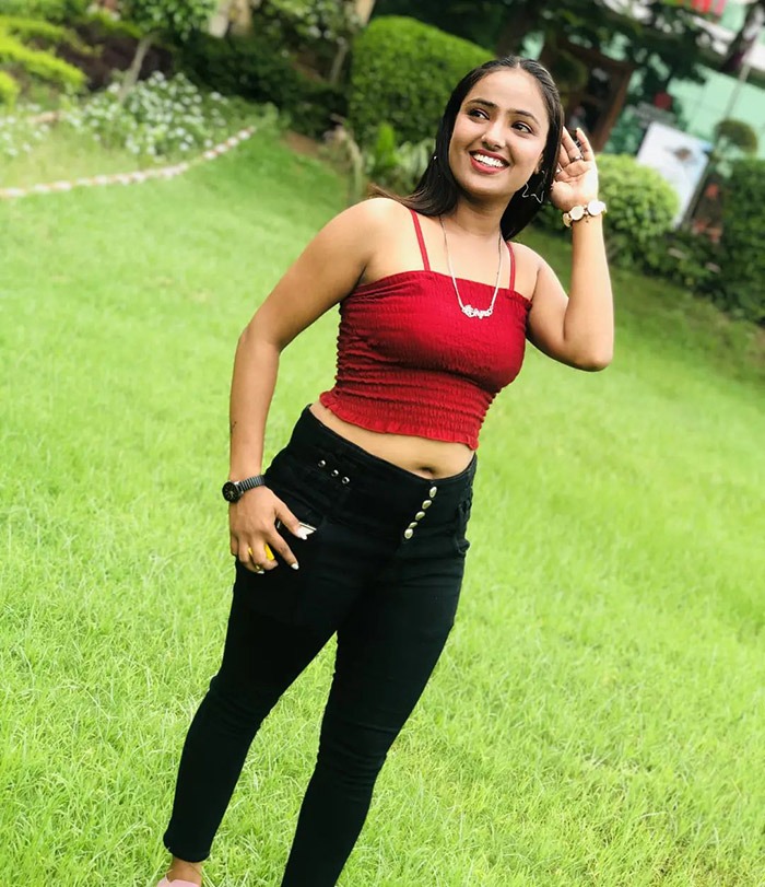 shyna khatri ullu actress pic